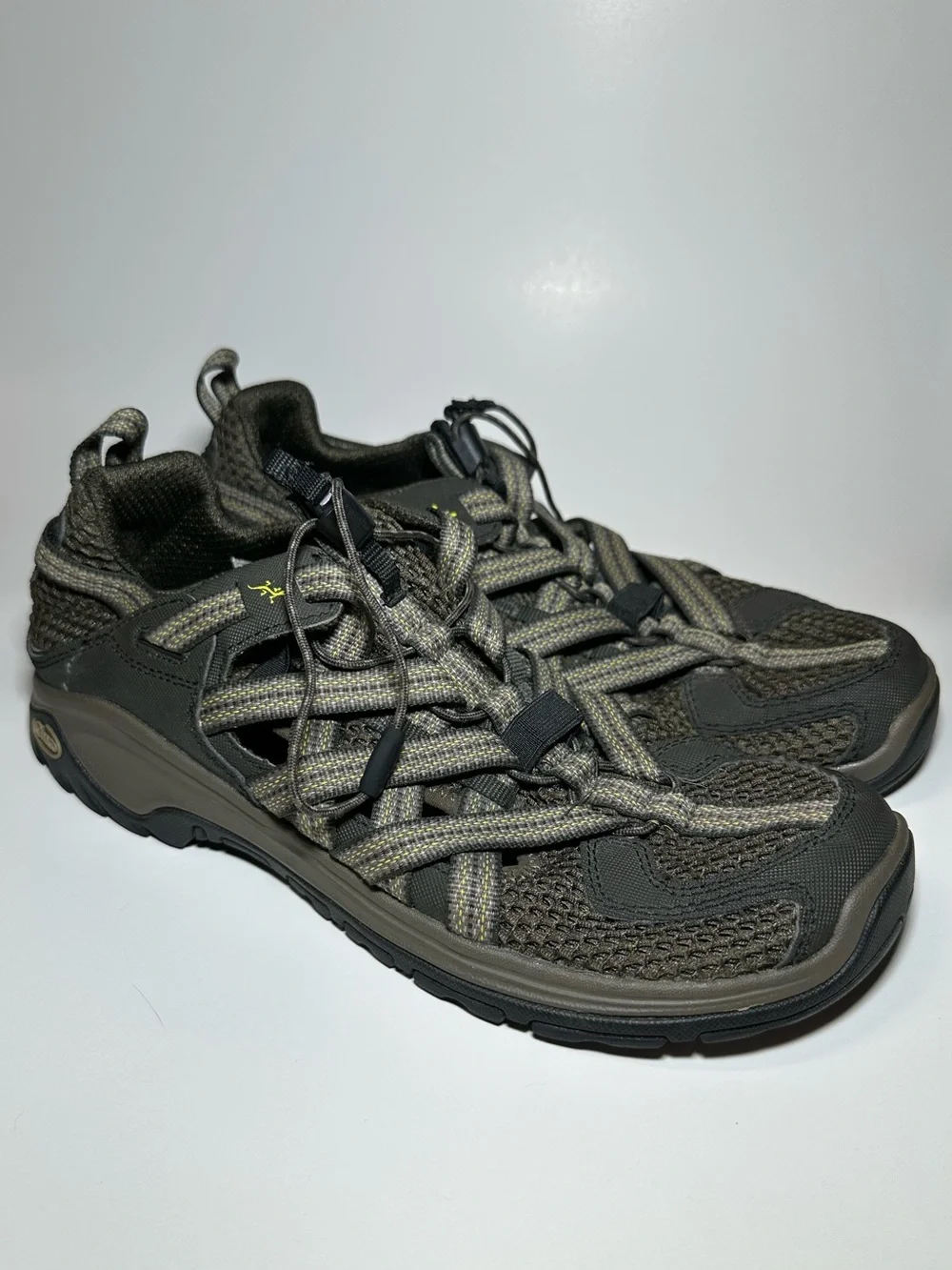 Chaco Outcross Evo 1 Mens US 11 Outdoor Hiking Trail Water Shoe Sandals